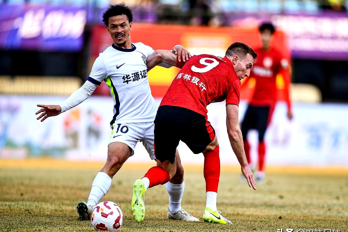 南宫体育- 里程碑夜里尔止住颓势；亚冠集结日刷纪录；压力陡增；赛季目标并未改变