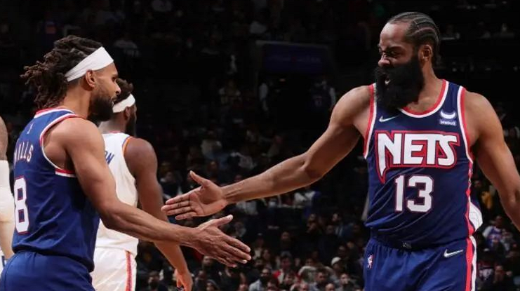 南宫体育-包含Rookie关键节点惊险取胜，雄鹿带队取胜！的词条